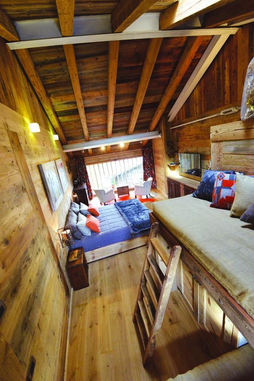 La Maison De Dolphe Chalet De Charme & Art Gallery Brusson Cameră foto